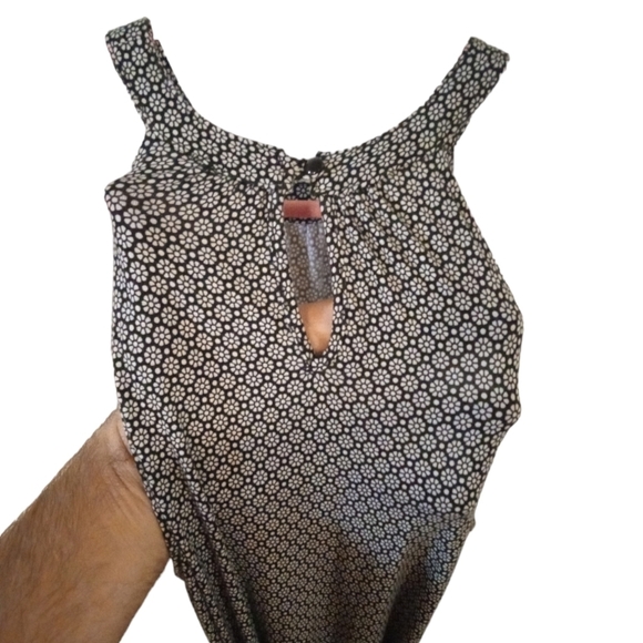 Halter Neck Maxi Dress Old Navy Geo Flower Print Beachy, Coastal, Flowy CasualXS - Picture 7 of 14